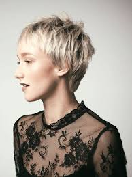 Kurze frisuren gehören seit einigen jahren zu den modetrends von frauen. Fransige Kurzhaarfrisuren Unsere Top 10 Im Januar 2021