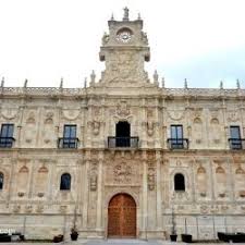 You'll have to check into the hostal de san marcos parador to appreciate most of this palatial former monastery, although the historic chapter house and magnificent cloister can be viewed by nonguests. Convento De San Marcos De Leon