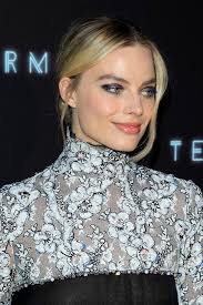 Creating visual volume on the hair, thanks to some haircuts, thin hair can be given a significant volume. The 6 Best Hairstyles For Thin Hair Inspired By Celebrities Luxury Lifestyle Magazine