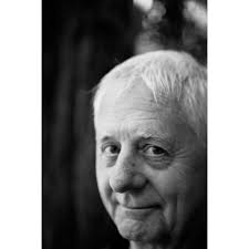 Aidan Chambers (schrijver) dank voor je woorden, je boeken portret gemaakt  in september 2011 wat een ontmoeting gemaakt voor Leesgoed! #aidanchambers  #writers #naturel #portrait #blackandwhitephotography #photography  #portrait #naturallight #light ...