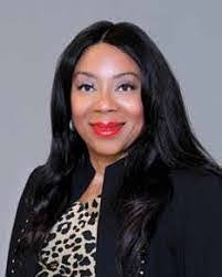 Robyn Calhoun's Instagram, Twitter & Facebook