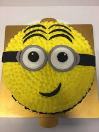 And what better way to celebrate a birthday or event for your little minion than with a minion cake! Minion Design Yema Cake Buttercream Frosting Fondant Kue Minion Gambar