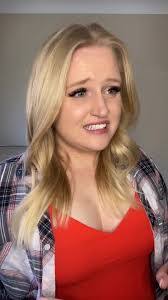 Amy Penny's Instagram, Twitter & Facebook