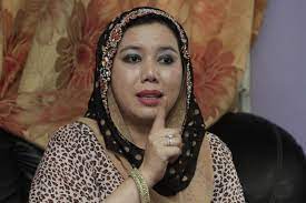 Walaupun dato' seri azmin ali terpalit dengan kontroversi video, bagi azwan, hubungan adik beradik tidak akan putus. Komen Ummi Hafilda Ali Adik Azmin Dan Azwan Ali Minda Rakyat