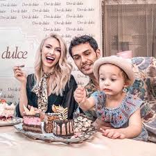De luna aceasta este foarte interesanta si plina de noutati. Andreea Balan Pictorial Exclusiv De Familie Primele Imagini Cu Clara Maria Bebelusul Pentru Care Si A Riscat Viata