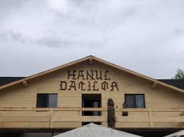 Dar eu am ales, si nu regret, o pensiune situata langa piața din slanic moldova, între pârtie și zona centrala. Cazare Romania 2021 2022 Hotel Motel Pensiune Vila