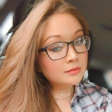 Leah Corbett's Instagram, Twitter & Facebook