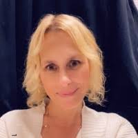 Beth Burnham's Instagram, Twitter & Facebook