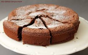Voici Un Gateau Que Je Pense N A Pas Besoin D Etre Presente Bien Moelleux Et Bien Gourmand P Gateau Moelleux Moelleux Au Chocolat Gateau Au Chocolat Moelleux