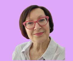 At last I finished A Court of Mist and Fury which I enjoyed but it took a  long time to read so I really wanted a different genre to read. I chose