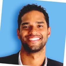 Stephen Borelli's Instagram, Twitter & Facebook