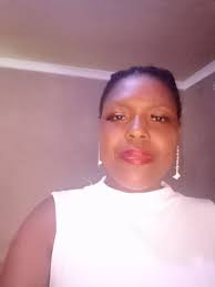 I might not be my mother favorite child but im definitely the first one she  thinks of when the police turn up 😂