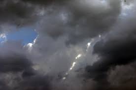 Imagini pentru nori negri de ploaie