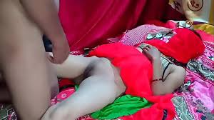 नई नवेली भाभी को बेडरूम में लेजाकर Xxx Video 2025