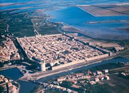 De 2008 A 2010 Au 14 Rue Marceau A Aigues Mortes Camargue Paysage France Aigues Mortes Vacances A Rome