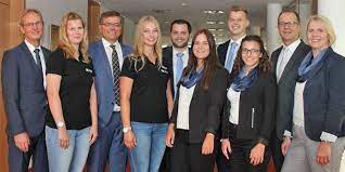 She offers the following contents Weser Ith News Nachrichten Aus Dem Landkreis Holzminden Und Umgebung Die Volksbank Weserbergland Und Die Vr Bank In Sudniedersachsen Wachsen Gemeinsam Und Begrussen Neue Auszubildende