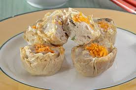 Daging ayam dan udang yang dipadukan dengan jamur dan ubi. Pencinta Siomay Wajib Coba Siomay Ikan Kulit Tahu Yang Endes Ini Semua Halaman Sajian Sedap