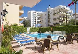 A soli 100 metri da playa d'en bossa: Apartamentos Green Line Bon Sol Ab Group Appart Hotels In Playa D En Bossa Balearic Islands Spain