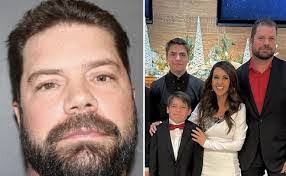 Ronald Monfort's Instagram, Twitter & Facebook