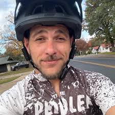 My helmet arrived today. I still think helmets suck and can only protect  you in the fewest number of possible cycling incidents and that nothing  beats defensive cycling. Learning to be safe