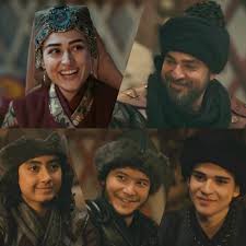 Ertugrul Halime Ve Ogullari Gunduz Savci Ve Osman Boyle Bir Sahne Gorseydik Guzel Olmazmiydi Famous Warriors Beautiful Series Turkish Film