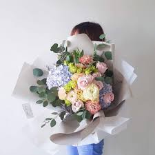 Check out our big flower bouquet selection for the very best in unique or custom, handmade pieces from our bouquets shops. Large Flower Bouquet Hydrangea Bouquet Afterrainflorist