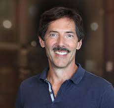 modern scientists supporting creationism or disagreeing with evolution