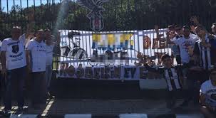 Bunun üzerine fenerbahçe taraftarı ''i̇stanbul since 1453'' pankartı açmıştır. Besiktaslilar Dan F Bahce Yi Kizdiracak Pankart