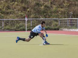 C'est un sport de balle, composé de 2 équipes de 11 joueurs. Hockey Sur Gazon