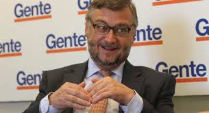 Los alcaldes deberían descender más hacia la ciudadanía, hacia el pueblo"