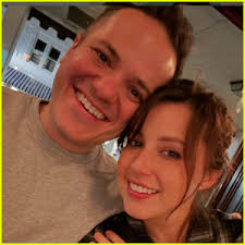 Mandy Moore Goes to the Beach for a 'This Is Us' Scene: Photo 4361287