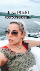 ⛽ FUEL UP FRIDAY ⛽ Don't wait 'til the weekend rush to top off your tank!  Trust us—paddling to the pump is not the vibe. #DockSmart  #LakeCenterReminders