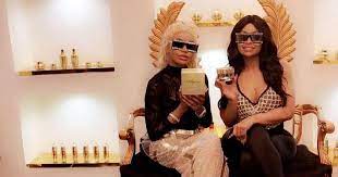 From hollywood to the world, with love.whitenicious goes beyond ordinary see more of whitenicious by dencia on facebook. Whitenicious Lightens Brightens Not Bleaching Cream Blac Chyna S Host Africanews