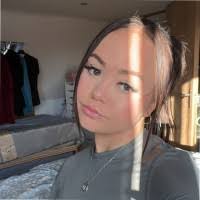 Grace Parr's Instagram, Twitter & Facebook