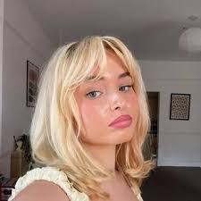 Sheila Lomax's Instagram, Twitter & Facebook