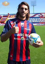 La «final» que huracán y vélez protagonizaron en el torneo clausura 2009 sigue latente y el pero hay que recordar cómo provino la jugada del gol. Joaquin Larrivey Wikipedia