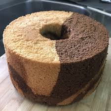 Honey Chocolate Herman Chiffon Taart Gebak