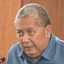 Blas questions 'best and brightest' as government salary debate intensifies 