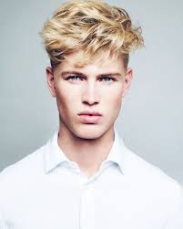 Dann sind sie nicht allein, viele frauen versuchen mit allen mitteln das haar optisch voller wirken zu lassen. Blonde Frisuren Manner