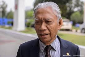 Polis akan memanggil ahli parlimen kepong, lim lip eng, bagi membantu siasatan berhubung dakwaan dua lelaki diperas tiga. Taipingmali Pengundi Parlimen Batu Pahat Akan Undi Bn Pada Pru 14