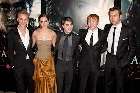 Here's a list of all harry potter cast members, and where the biggest stars of the series are now. The Cast Of Harry Potter Reunited 19 Years After The First Film Premiered Hellogiggles