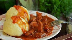 So Gelingen Hefeklosse Suss Oder Herzhaft Das Rezept Hefeklosse Hefeklosse Rezept Rezepte