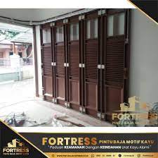 Kami juga menyediakan pagar anti karat berbahan aluminium dalam berjenis model dan warna. Harga Pagar Garasi Minimalis Content