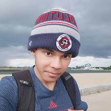 Practicing Spanish and meeting new people interested in  weightlifting/fitness, reading, hiking, thrifting, and computer science