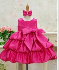 Untuk yang sering menghadiri beberapa acara penting pasti akan sangat membutuhkan pakaian yang sesuai juga dengan kebutuhan mereka. Pin On Baju Pesta