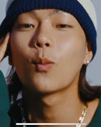 현이 타잔님이랑 같이 광고찍었었네! 어쩐지 데뷔하셨을때 낯이 익었다 현이한테 잘생겼다고 말도 많이 걸어주시고 실제로도 뭔가 귀여우신.  역시 이 바닥은 좁고, 사람 일은 모르는거! #올데이프로젝트 #더블랙레이블 #타잔