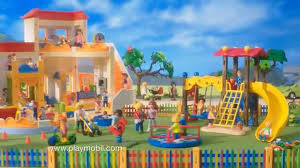 Une salle de sport avec 50 activités sportives, 7 jours sur 7. Playmobil La Garderie France Youtube