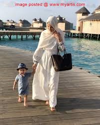 Watch hairul azreen movies and shows for free on zoechip. Myartis Com Myartis My Artis 47 Foto Sekitar Percutian Mewah Hairul Azreen Sekeluarga Di Maldives