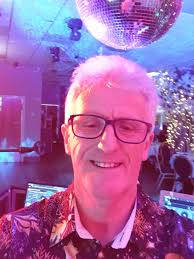 To all DJ'S out tonight I hope your dance floors are full of party people  having a fabulous time. Stay safe everyone. Have a fantastic Christmas & A  Happy New Year.