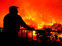 Canadair cargando 5.500 litros em 12 segundos no rio guadiana frenta ao azinhal. Incendio Deixa 200 Pessoas Sem Luz Na Zona De Cachopo Tvi24
